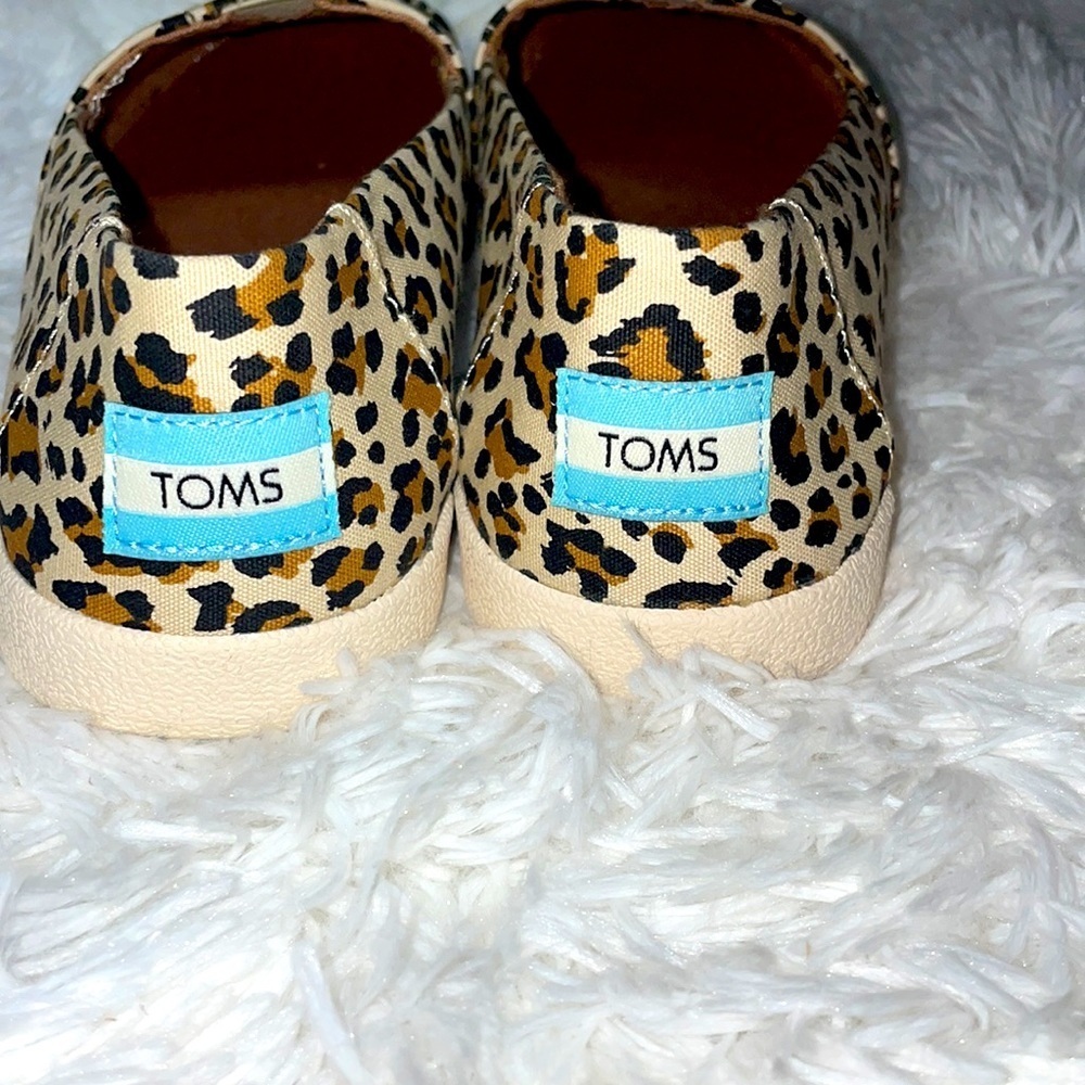 Tom’s Leopard Print Slip on Flats New - Picture 2 of 7